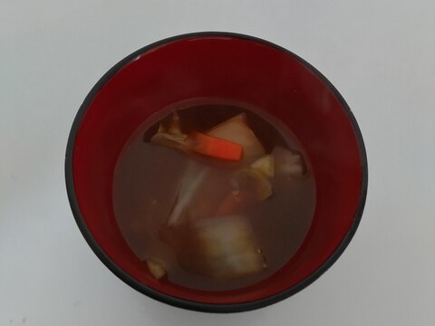 白菜とにんじん、ねぎの味噌汁